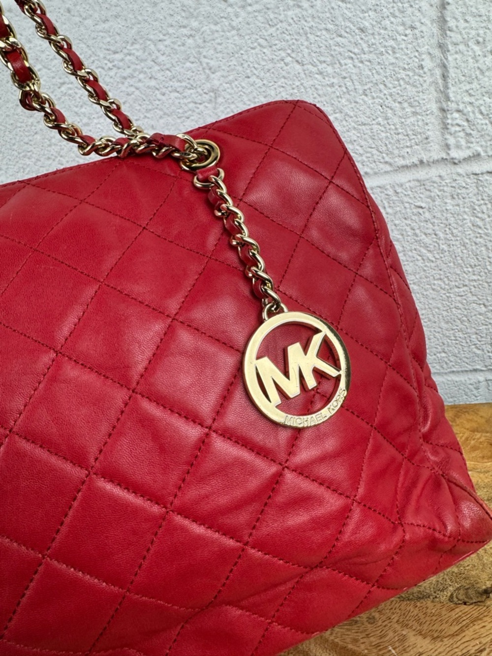 Michael Kors Red Leather Quilted Chain Shoulder Tote Bag Gold Hardware - Picture 2 of 16